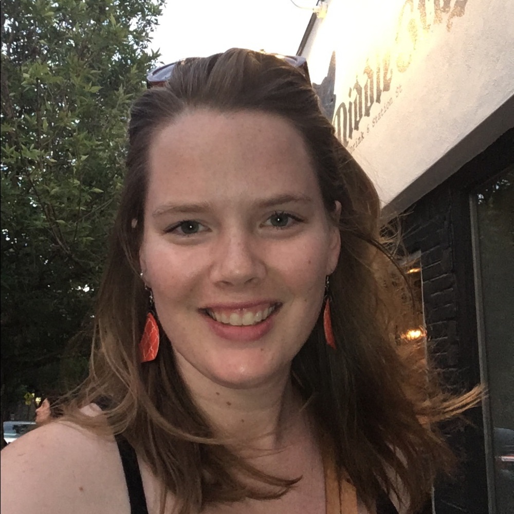 Meet your Posher, Caitlin